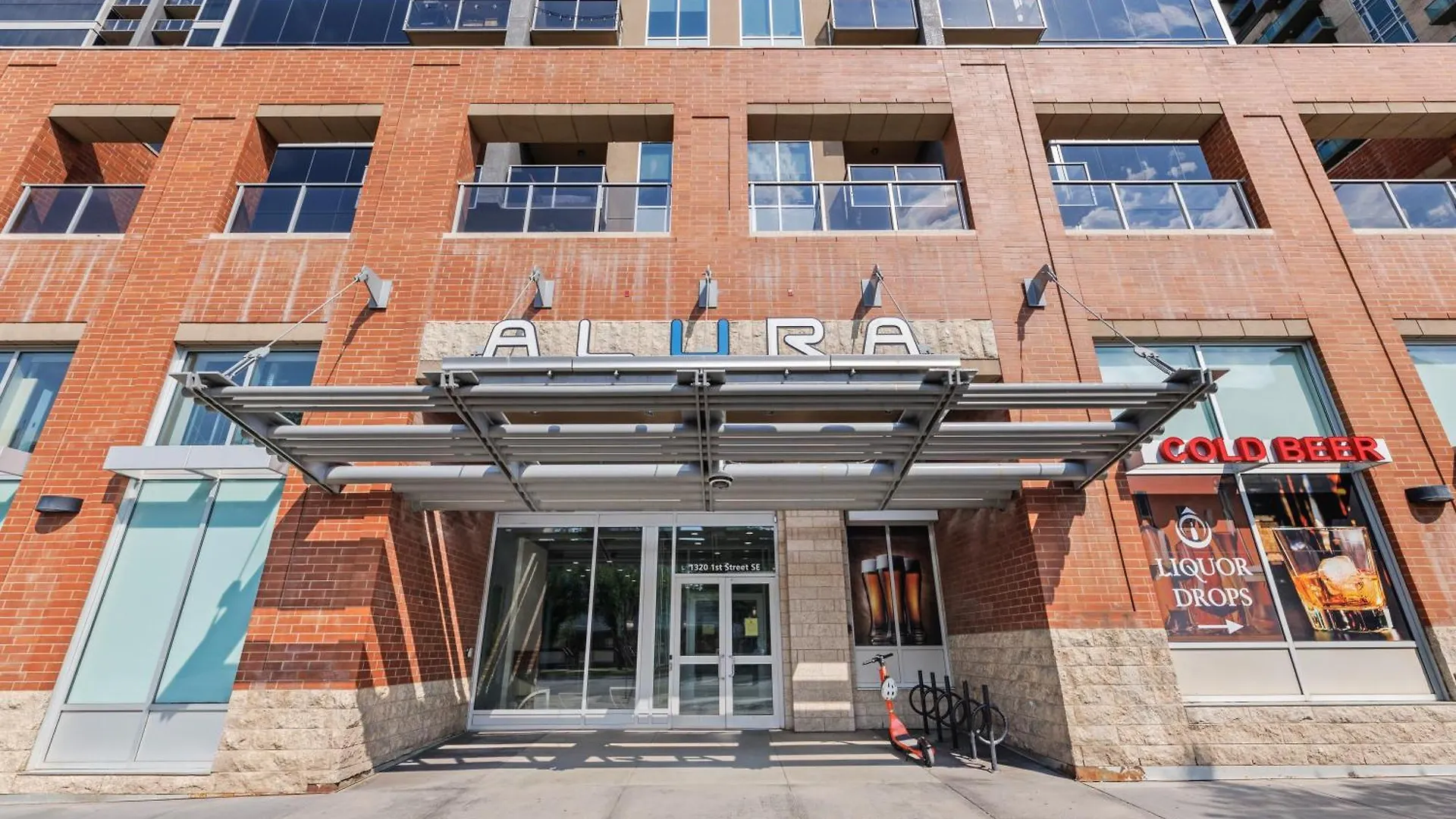 Apartment Heart Of Downtown Calgary Spacious Luxury Condo With Stunning Views And Premium Amenities Canada